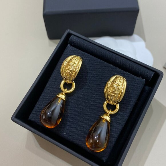 CHANEL Earrings - Picture 1 of 6